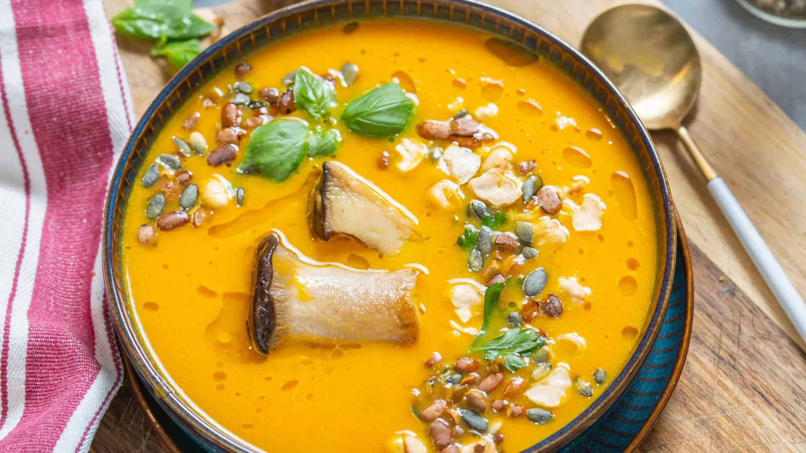 🥣 Zuppa Funzionale per la Stipsi Ipertonica con Lenticchie, Topinambur e Semi di Lino